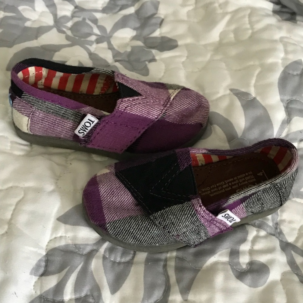 Baby girl Toms. Size 4